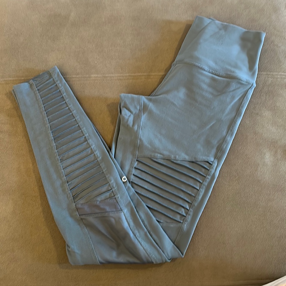 Alo yoga moto leggings